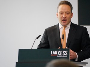 LANXESS Vorstandsvorsitzender Matthias Zachert bei der Bilanzpressekonferenz 2016 | Foto: Österreichische Chemie Zeitschrift