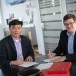 Inc. CEO William Yang, und der General Manager der Anton Paar OptoTec GmbH, Nils Bertram | Foto: Anton Paar