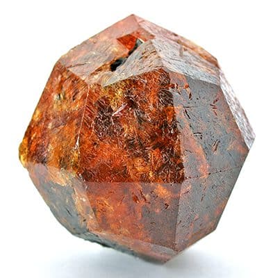 kubischer Spessartin Kristall | Foto: Rob Lavinsky, iRocks.com – CC-BY-SA-3.0, CC BY-SA 3.0, https://commons.wikimedia.org/w/index.php?curid=10463688