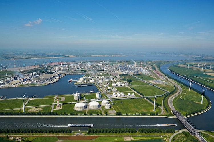 Kairos@C am BASF Verbundstandort Antwerpen, dem zweitwichtigsten Produktionszentrum der BASF Gruppe. Der Verbundstandort ist direkt an die Nordsee, den Hafen Antwerpen und das europäische Hinterland angebunden. Die BASF Antwerpen ist etwa sechs Quadratkilometer groß und umfasst rund 50 Werke, die in 15 integrierten Produktionsclustern gebündelt sind. | Foto: BASF
