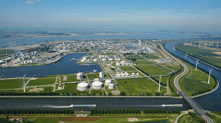 BASF baut eine neue World-Scale-Produktionsanlage für Alkylethanolamine am Verbundstandort in Antwerpen/Belgien. | Foto: BASF