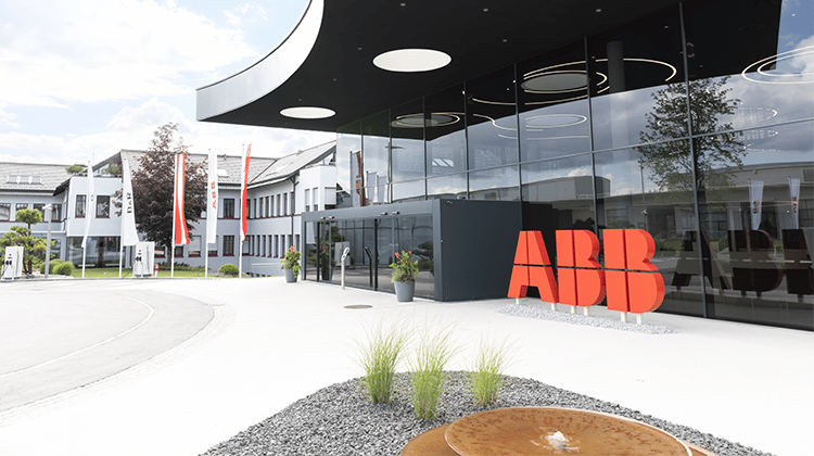 Der neu eröffnete globale Innovations- und Bildungscampus für Maschinenautomation am Hauptsitz von B&R in Eggelsberg (Österreich). | Foto: ABB