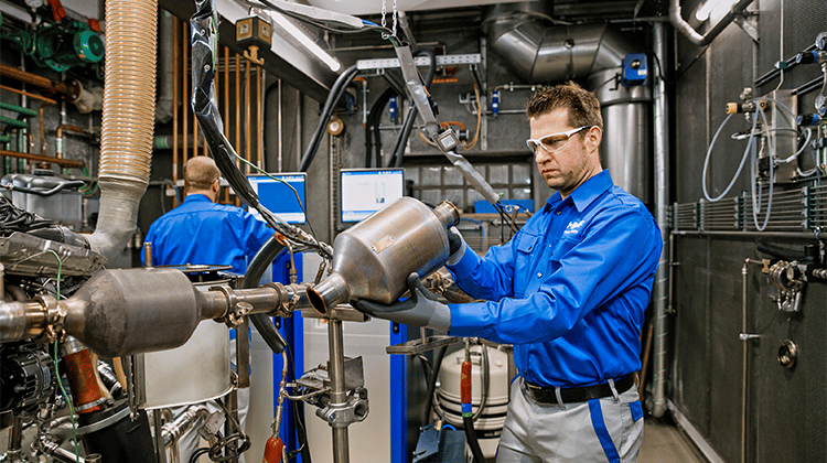 Gestiegene Ergebnisbeiträge der Geschäfte mit Fahrzeugkatalysatoren und Batterie­materialien führen zu einer EBIT Steigerung bei Surface Technologies. | Foto: BASF
